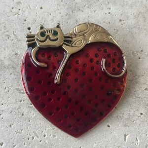 CAT On HEART BROOCH Pin Love Kitty Black Red Enamel Gold Tone Costume Jewelry